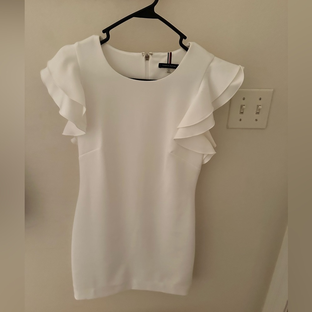 White Tommy Hilfiger Ruffle Sleeve Dress - Sz 8
(Worn once)